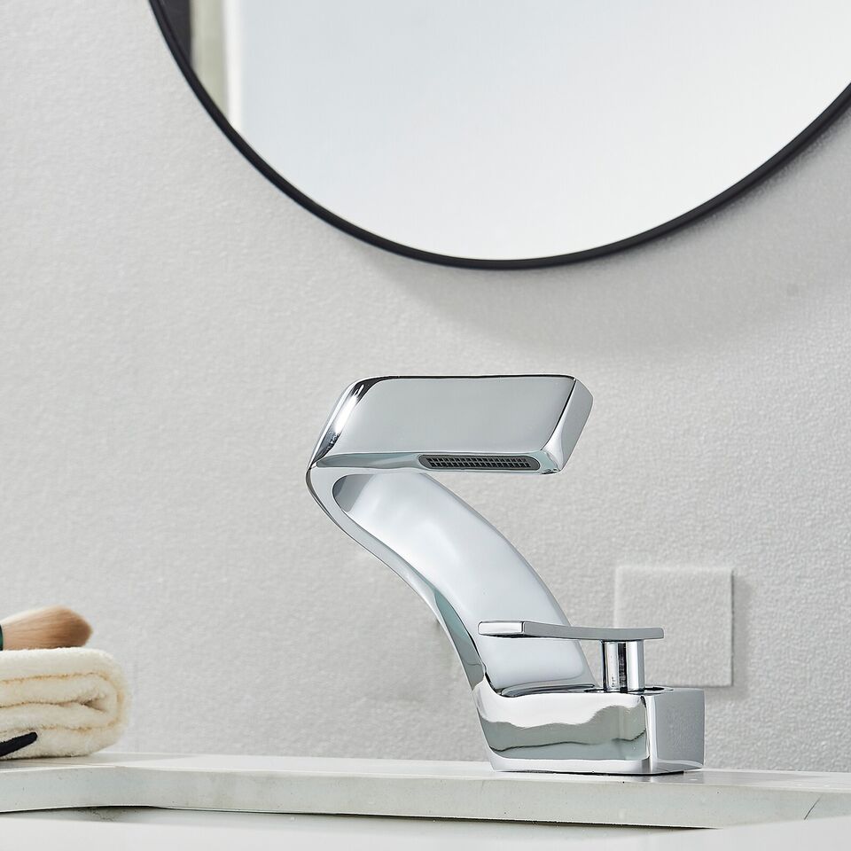 CurveStream | Sleek Curved Bathroom Faucet with Effortless Water Flow