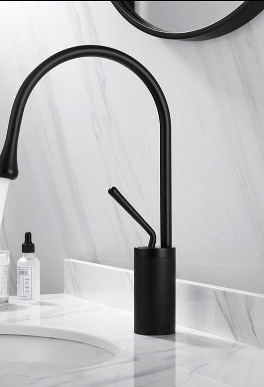 AquaTwist | Premium Bathroom Faucet – Rotating Spout Design for Modern Bathrooms