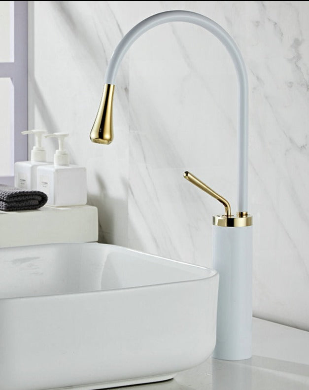 AquaTwist | Premium Bathroom Faucet – Rotating Spout Design for Modern Bathrooms