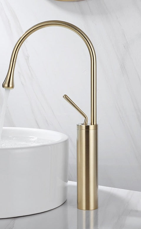 AquaTwist | Premium Bathroom Faucet – Rotating Spout Design for Modern Bathrooms