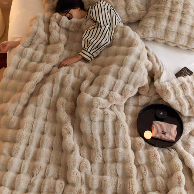 CozyAura | Ultra-Soft Blanket – Luxurious Comfort & Elegant Warmth