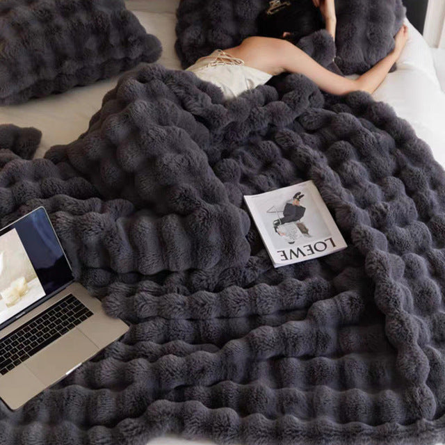 CozyAura | Ultra-Soft Blanket – Luxurious Comfort & Elegant Warmth