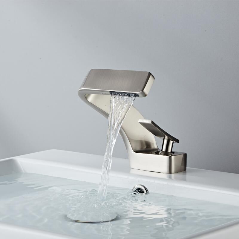 CurveStream | Sleek Curved Bathroom Faucet with Effortless Water Flow