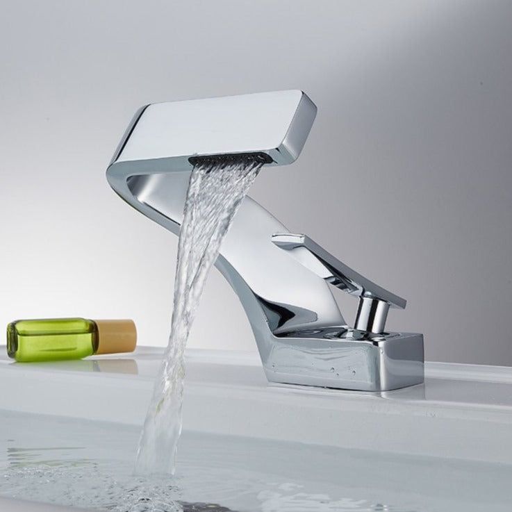 CurveStream | Sleek Curved Bathroom Faucet with Effortless Water Flow