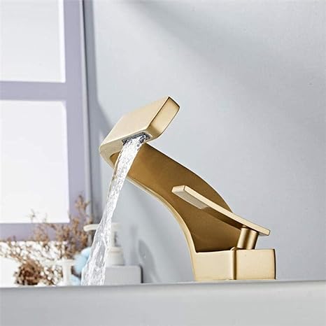 CurveStream | Sleek Curved Bathroom Faucet with Effortless Water Flow