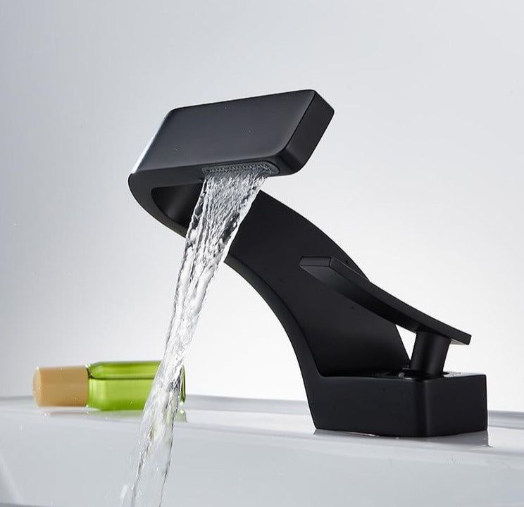 CurveStream | Sleek Curved Bathroom Faucet with Effortless Water Flow