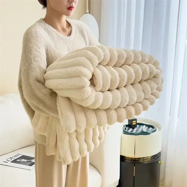PlushSilk | Luxurious Throw Blanket – Warmth & Sophisticated Comfort