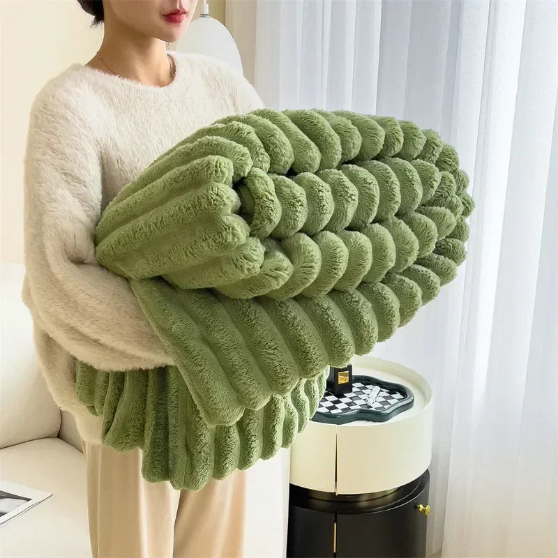 PlushSilk | Luxurious Throw Blanket – Warmth & Sophisticated Comfort
