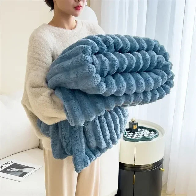 PlushSilk | Luxurious Throw Blanket – Warmth & Sophisticated Comfort