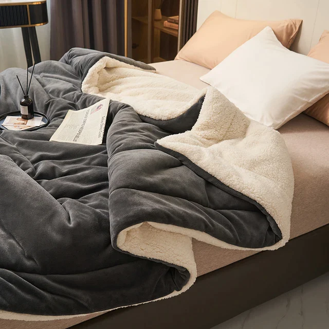 VelvetWarm | Blanket – Embrace Warmth & Elegant Comfort