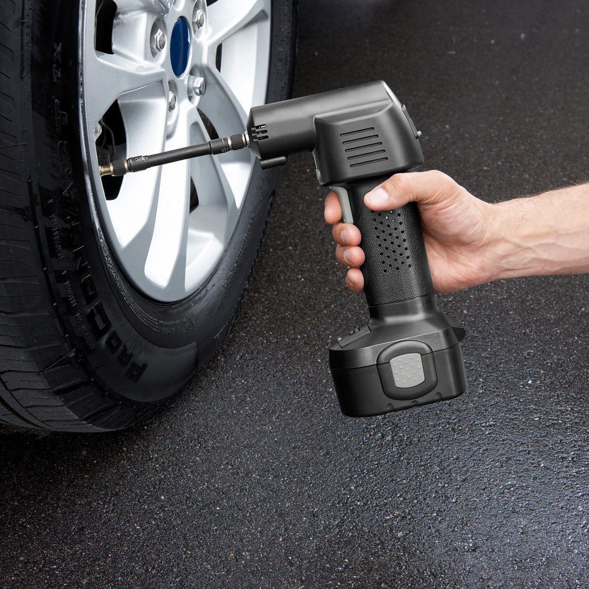 Cordless Tyre Inflator – Rechargeable Air Pump with Digital LCD Display