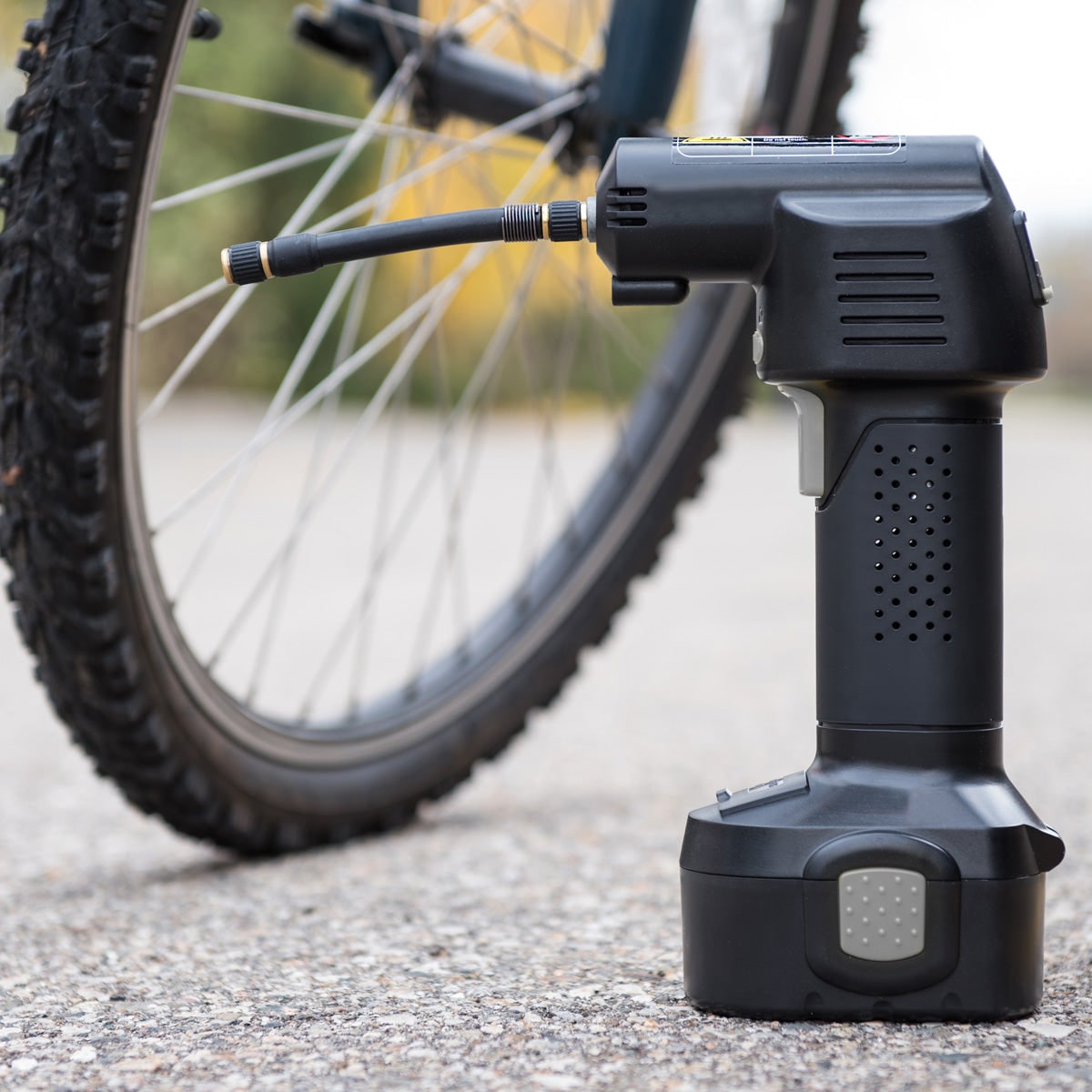 Cordless Tyre Inflator – Rechargeable Air Pump with Digital LCD Display