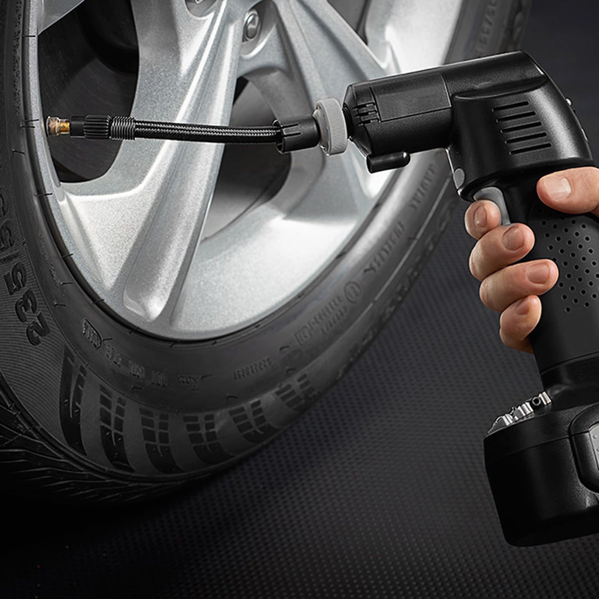 Cordless Tyre Inflator – Rechargeable Air Pump with Digital LCD Display