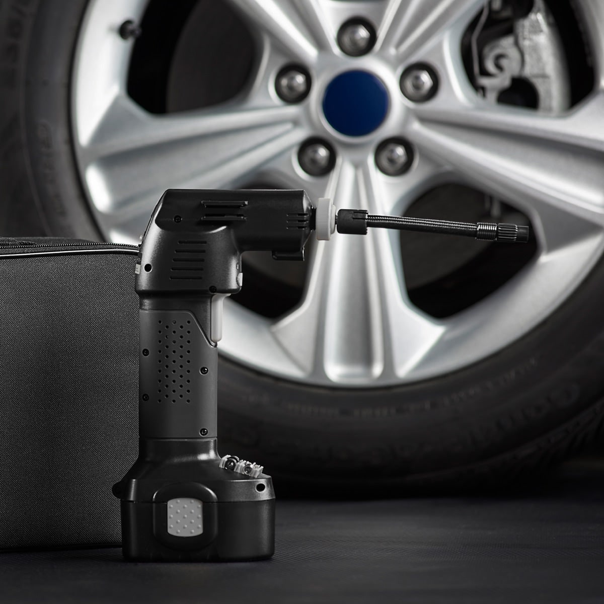 Cordless Tyre Inflator – Rechargeable Air Pump with Digital LCD Display
